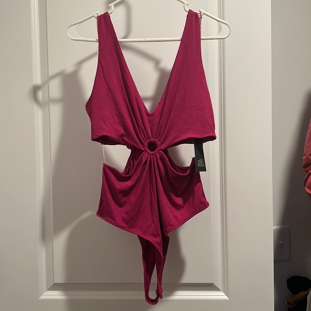 Fuchsia body suit size XL